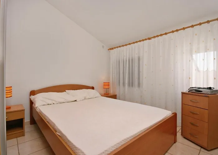 With A Parking Space Pinezici, Krk - 5465 Apartmán Pinezići