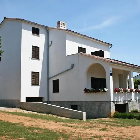 Апартаменты With A Parking Space Pinezici, Krk - 5465 *